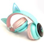 هدست بلوتوث گربه ای یا هدفون بلوتوثی گربه ای که در این پست به اسم هدفون بلوتوث دخترانه wl j23 شناخته می شود یک محصول با کیفیت برای هدیه به دختر ها است